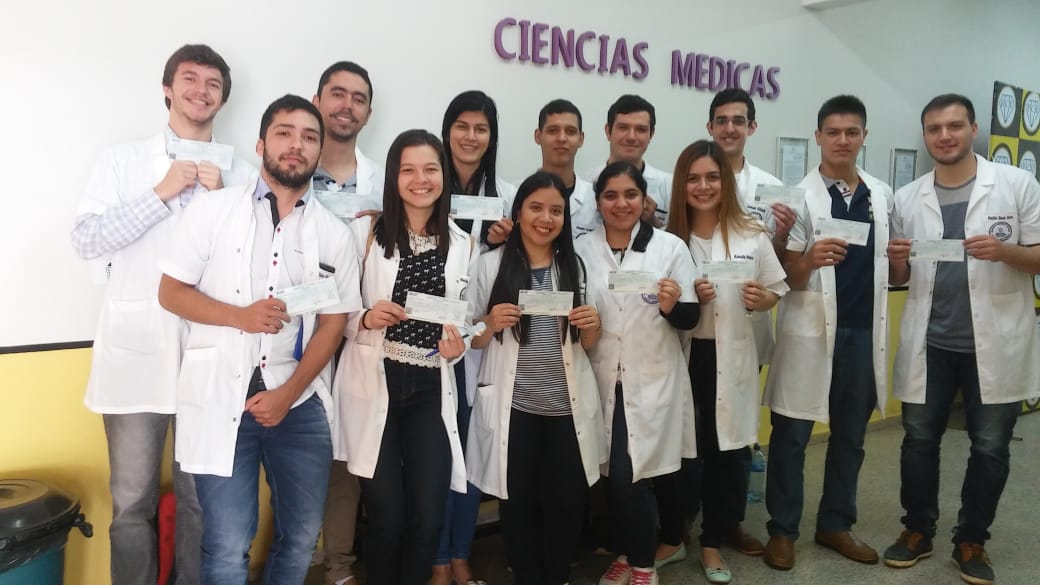 ALUMNOS DE FCM RECIBIERON AYUDA ECONÓMICA.